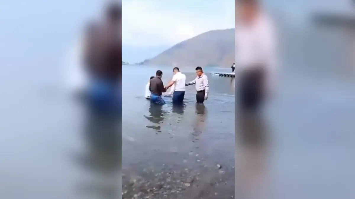Hombre muere ahogado durante bautizo religioso en un lago de Guatemala