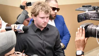 Joshua Steven Riibe aún no logra salir del país por falta de pasaporte