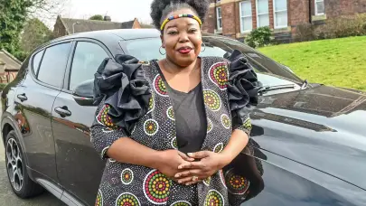 Cancelan licencia, pasaporte y bloquean acceso al dinero de mujer que fue declarada muerta por error