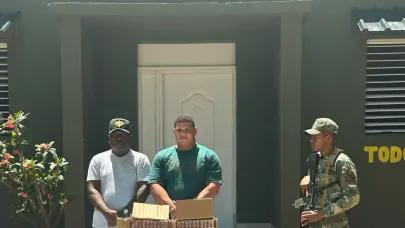 Detienen empleado de Migración con 20,000 cigarrillos de contrabando en San Juan de la Maguana