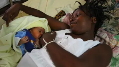 Mueren 300 bebés y 54 madres en Zimbabue por carencias en hospitales públicos desde enero