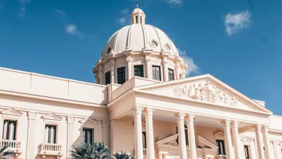 Gobierno emite decreto 130-25 y pone en retiro a generales del ERD y la FARD