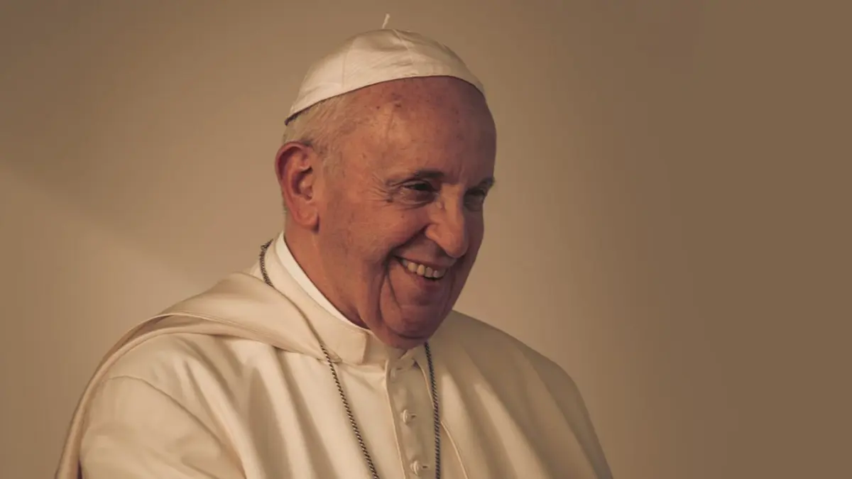 A un mes de su hospitalización, el papa Francisco muestra signos de mejoría