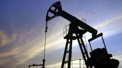 Precios del petróleo caen más de 6% tras ataque iraní contra base de EEUU en Catar