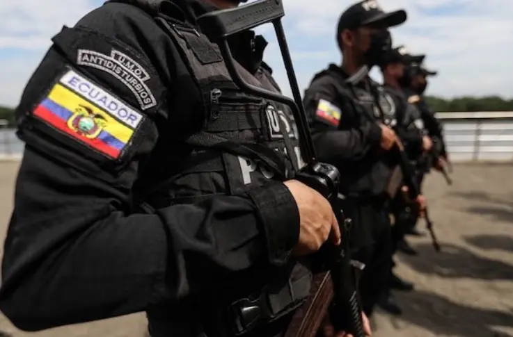 La Policía de Ecuador destruye una casa presuntamente usada para esconder a secuestrados