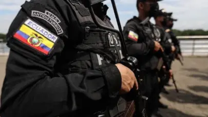 La Policía de Ecuador destruye una casa presuntamente usada para esconder a secuestrados