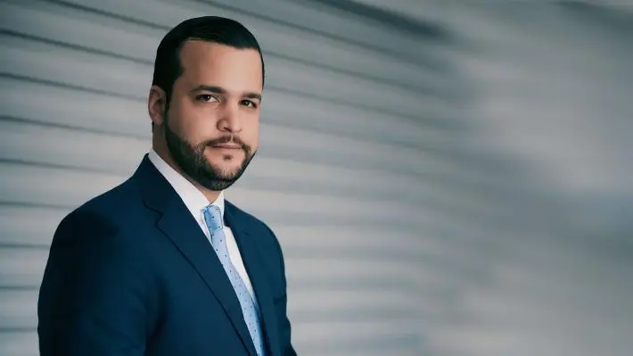 Rafael Paz denuncia le robaron sus retrovisores: ¡Basta ya señores, pisen tierra que el país no es un relajo!