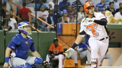 Toros firman al inicialista Ronald Guzmán