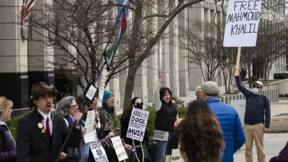 Continúan protestas por estudiante palestino detenido en EEUU, al que se suma otro arresto