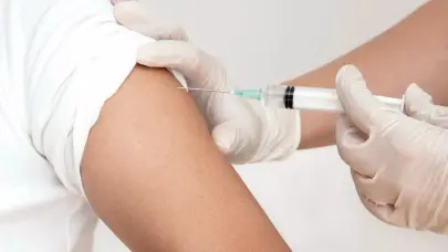 Epidemióloga llama a la vacunación en México ante brotes de tosferina y sarampión