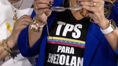 Venezolanos y haitianos solicitan suspender la orden de Trump de acabar el TPS 