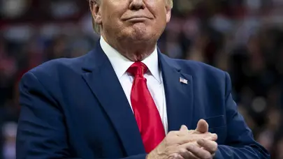 Trump amenaza con bombardear Irán si no se alcanza un acuerdo nuclear