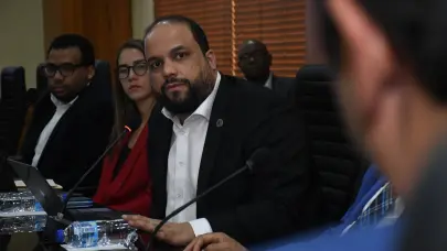 Comisión Especial que estudia modificaciones al Código de Trabajo escucha opiniones Defensor del Pueblo