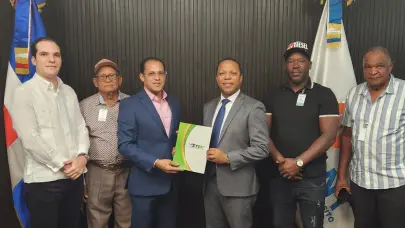 Entregan a Intrant proyecto electromovilidad para inserción de autobuses eléctricos en corredores del GSD