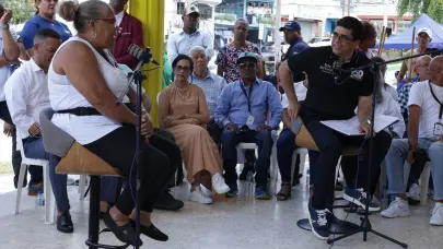 Alcalde de SDE lleva “El Alcalde en el Barrio te ve, te escucha y te responde”, a Villa Duarte