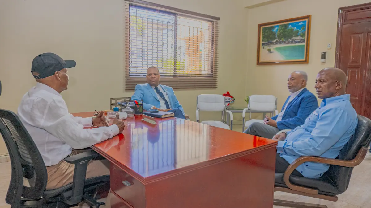 Alcalde Ramón Candelaria respalda llamado de Proconsumidor y exige compromiso de empresarios