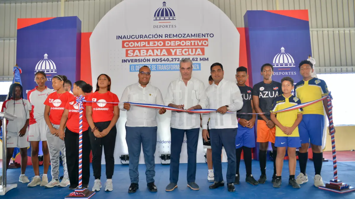 Abinader entrega en Azua centro deportivo con inversión de 40 millones de pesos