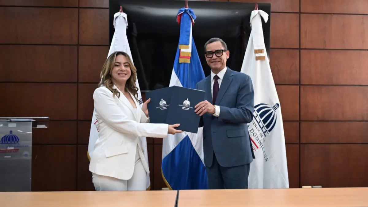 Ministerio de Trabajo y Supérate firman convenio que beneficiará a 35 mil jóvenes vulnerables