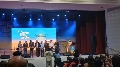 Monseñor Francisco Ozoria inaugura la XXXII edición de la Feria del Libro Católico