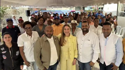 Carolina Mej&iacute;a cumple las promesas hechas a comunitarios de Los Peralejos