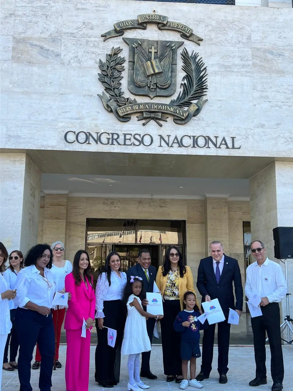 El Senado recibe anteproyecto de ley que busca transformar la atención a pacientes con enfermedades raras, poco frecuentes y complejas