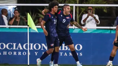 La República Dominicana ganó con goles de Mariano Díaz y Júnior Firpo 