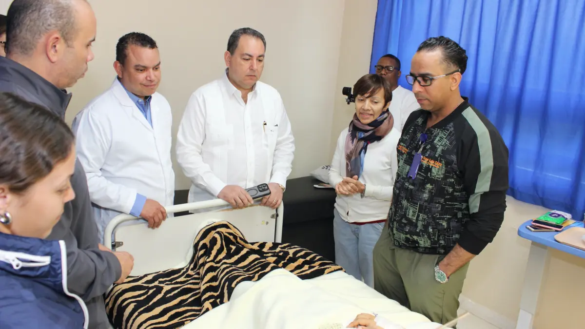 Titular SNS visita pacientes ingresados en el Ney Arias Lora