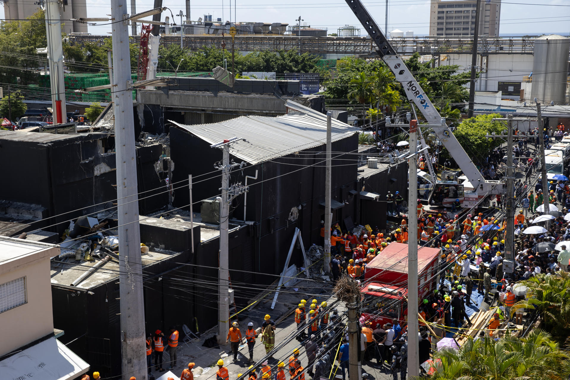 Rescate tras derrumbe en edificio urbano