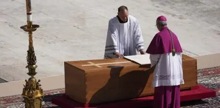 Roma despide al Papa Francisco: su féretro recorre la ciudad en papamóvil hasta Santa María la Mayor