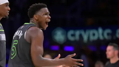 Anthony Edwards, multado con $50,000 dólares por lenguaje inapropiado