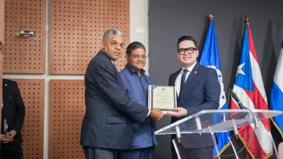 Parlacen reconoce al director del COE y DAEH por más de 20 años de servicio salvando vidas