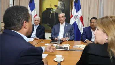 Abinader encabeza reunión con Comité de los Juegos