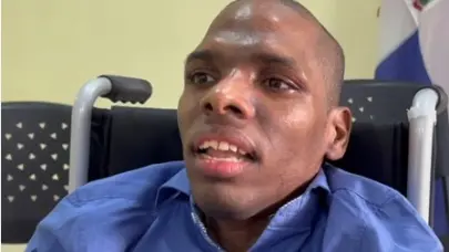 Joven con condiciones especiales pone en circulación su libro El éxito a través de los idiomas