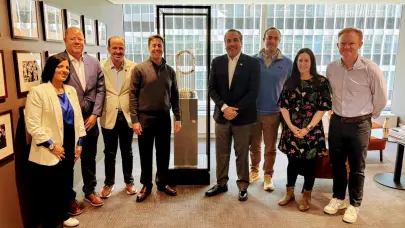 La Oficina del Comisionado de MLB recibe comisión del INEFI