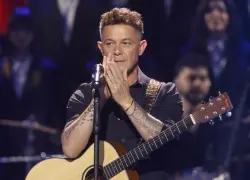 Alejandro Sanz viaja a SD para despedir a sus compadres fallecidos en el Jet Set: mi querido pueblo dominicano les mando todo mi amor