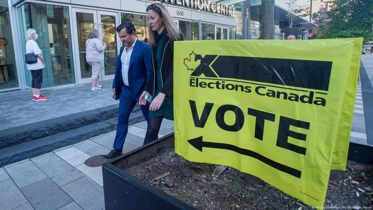 Canadá empieza a votar en unas elecciones generales marcadas por Trump y sus amenazas