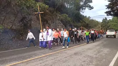 En Constanza realizan v&iacute;a crucis en viernes de dolores