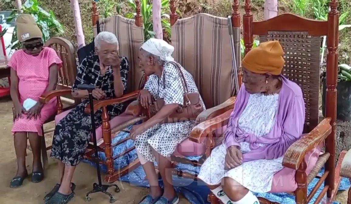 Cinco miembros de una familia rondan los 100 años de edad