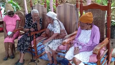 Cinco miembros de una familia rondan los 100 años de edad