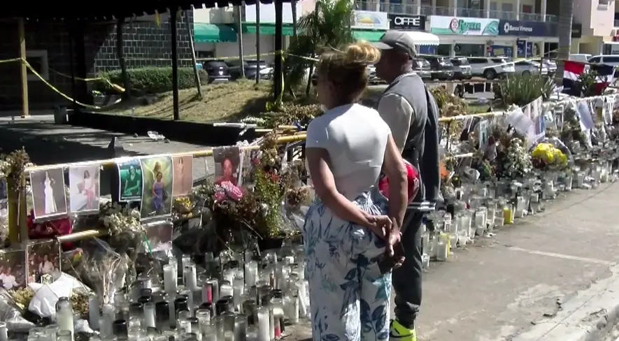 A dos semanas de tragedia siguen honrando víctimas