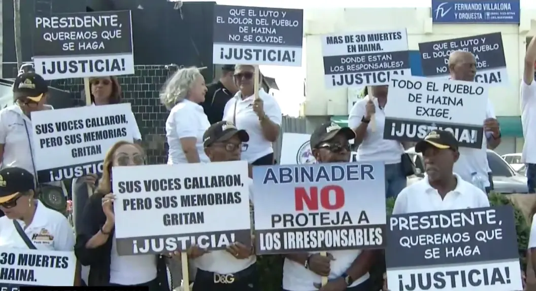 El luto no cesa: haineros claman justicia por las 232 almas de Jet Set