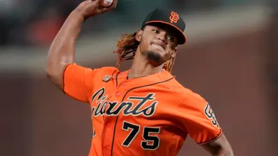 Doval, Vargas y Pérez destacan por los latinos en las Grandes Ligas