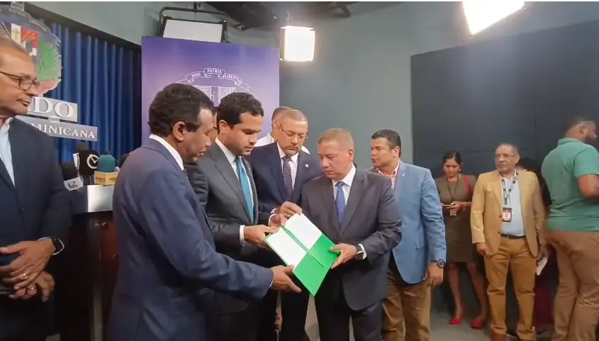 Fuerza del Pueblo propone crear dirección para control técnico de Obras Públicas