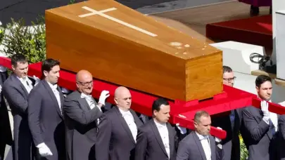 Cardenales agradecen la presencia de los Estados y el trabajo de los medios en el funeral