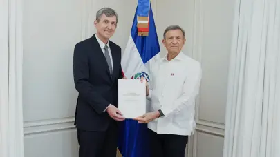 Canciller Roberto Álvarez recibe cartas credenciales del embajador designado de Rusia