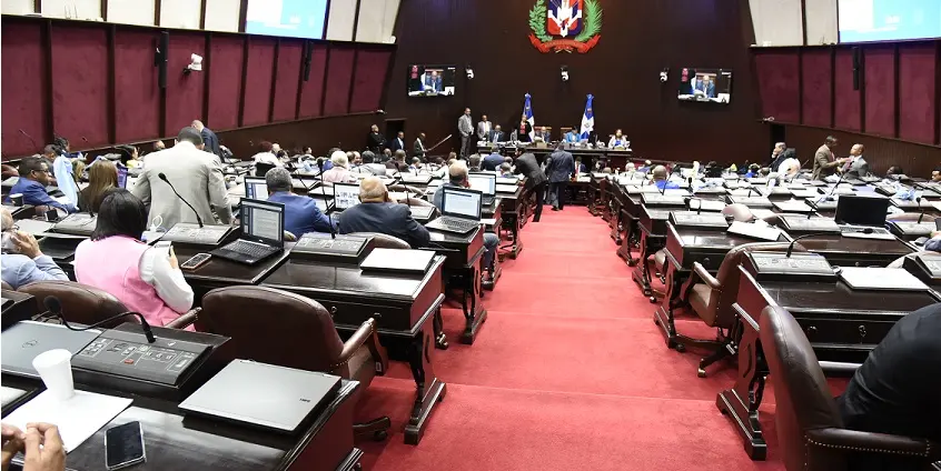 Diputados de Ultramar presentan anteproyecto para facilitar retorno de dominicanos en el exterior