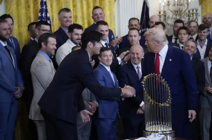 Trump recibe a los Dodgers en la Casa Blanca y destaca labor de Shohei Ohtani