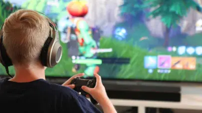 “Acento Fortnite”: Expertos advierten sobre la influencia del juego en el lenguaje infantil