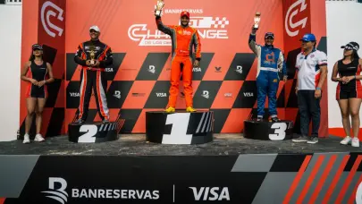 El santiaguero Piero Perrone se impone en la Turismo Nacional