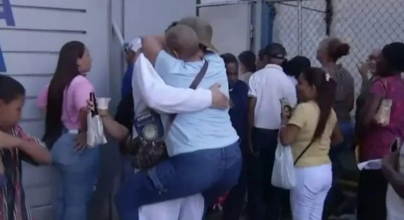 Entre el dolor y la alegría: 135 migrantes dominicanos regresan a RD